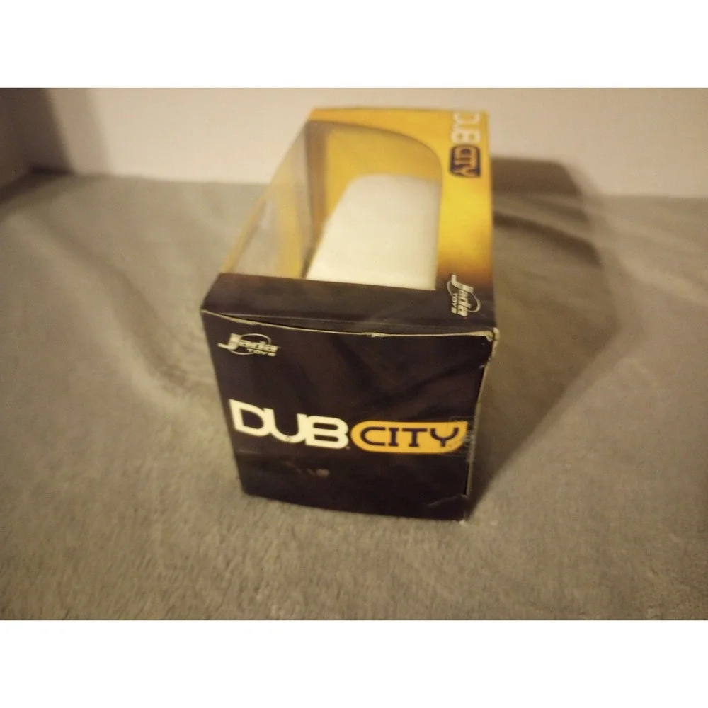 2007 JADA‎ DUB CITY 1962 Volkswagen Bus Red / White 1/32 scale Sealed NIB